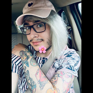 Meet your Posher, Carlos